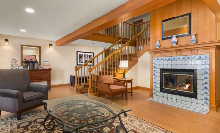 Country Inn & Suites by Radisson, Holland, MI - Housity