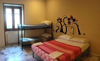 Los Mochileros Hostel - Age Limit 18-28