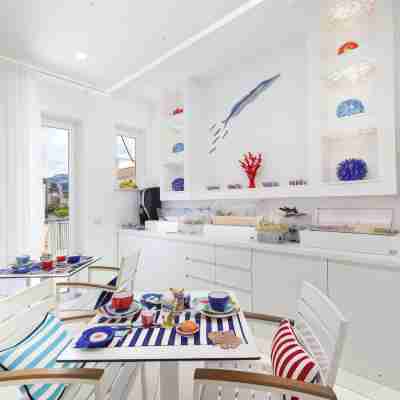 SorrentoVibes - Luxury Four Bedroom Home with Amazing Terraces in Sorrento Dining/Meeting Rooms