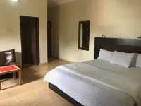 Bayview Resorts and Hotels Hotels near Polo Park mall