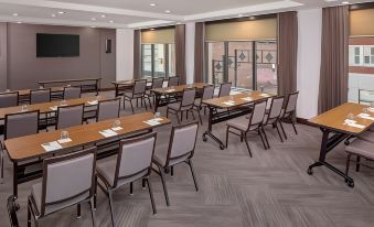 2. Hyatt Pl..