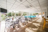 Apartamentos El Faro by Mc