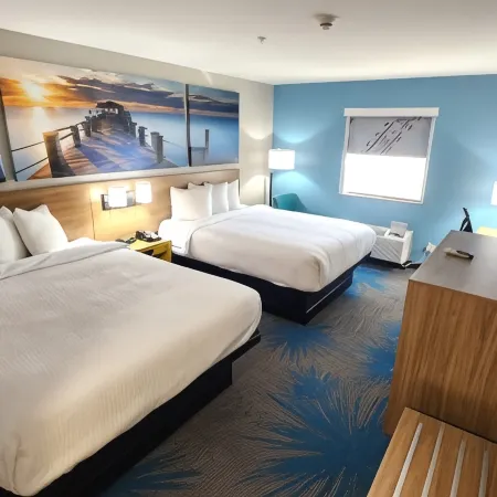 Days Inn & Suites by Wyndham Russellville