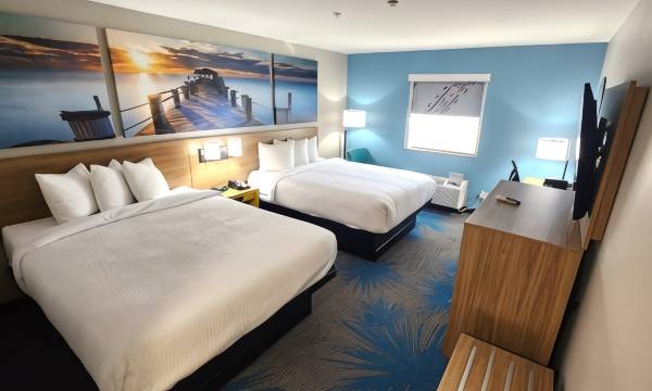 Days Inn & Suites by Wyndham Russellville