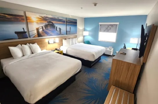 Days Inn & Suites by Wyndham Russellville