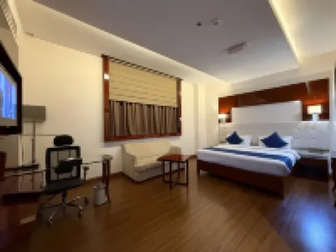 Golden Tulip Headington