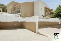Hotiday Apartment Cefalù - مسبح