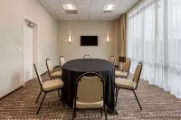 Comfort Inn & Suites Pittsburgh-Northshore
