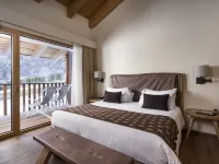 Grand Hotel Courmayeur Mont Blanc, by R Collection Hotels Hotels near Checrouit