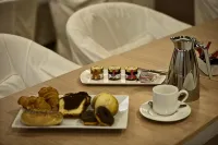 Chic Hotel - breakfast