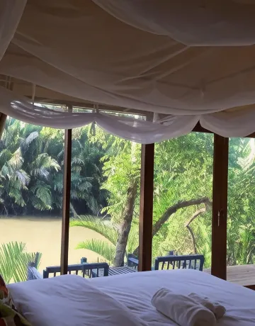 วิลลาพร้อมวิวแม่น้ำ