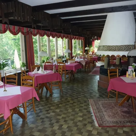 Akzent Hotel Zur Wasserburg - Hotel Garni Bed & Breakfast