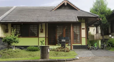Villa Kota Bunga ADE Hotels in Pacet