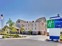 Holiday Inn Express & Suites Porterville