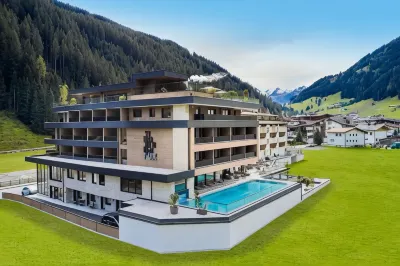 Hotel Tirolerhof 4 Sterne Superior Hotel di Juns