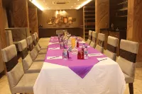 Kyriad Hotel Indore by Othpl Hôtels à : Indore