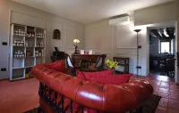 Cascina Tre Botti Hotel di Nizza Monferrato