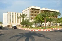 Hala Hotel & Aqua Park Hotels near Supermercado Darling Quelélé