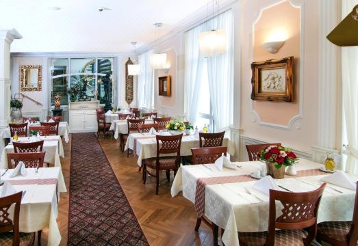 칼스바트 그란데 마돈나 아우라 팰리스