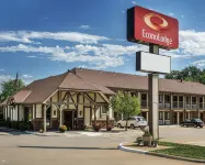 Econo Lodge University Hotels in Lawrence