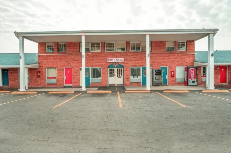 OYO Hotel Durham West Hills Отели рядом с достопримечательностью «Парк Мейо»