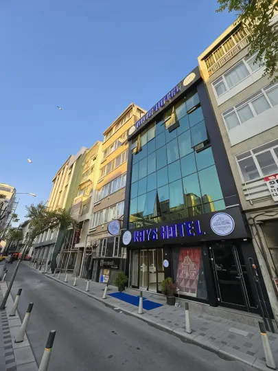 Rays Hotel