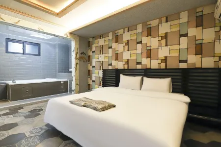 Tiffany Self Check-in Hotel Отели в г. Квесан