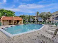 Lovely 2-bedroom condo in Margate with WiFi, AC Hotels near Value Pawn & Jewelry
