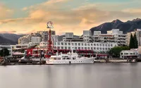 The Lonsdale Quay Hotel Hotels in Greater Vancouver