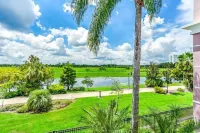 湖景涅槃3間卧室的公寓由RedAwning