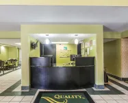 Quality Inn West I - 75