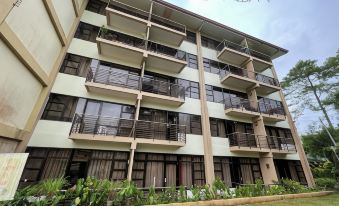 Gardenville Hotel