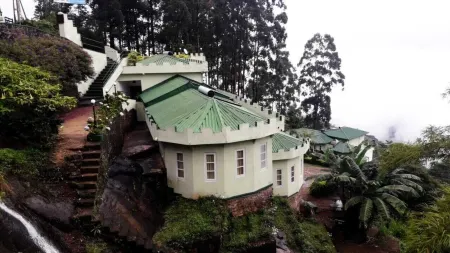 Blackwood Hotel and view bungalow