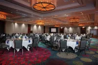 더블트리 바이 힐튼 오버랜드 파크 - 코퍼레에트 우드