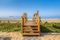 Marea Beachfront Villas - Villas