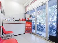RedDoorz @ Garden Boulevard Citra Raya Tangerang Hotels in Panongan