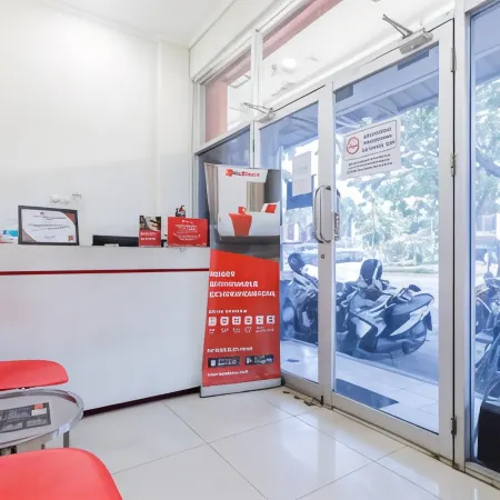 RedDoorz @ Garden Boulevard Citra Raya Tangerang Hotels in Panongan