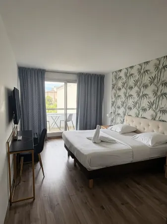 Hotel Sable Et Soleil - Port, Plage et Jacuzzi Privé