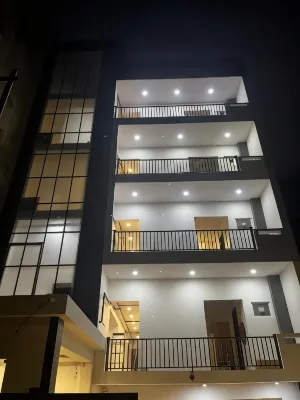 Roomquet Comfort Inn