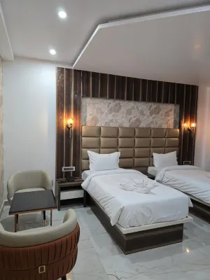 Ringus Luxury Line Hotels in Mughalsarai Rly. Settlement