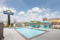 Days Inn & Suites by Wyndham la Porte Hotels in La Porte