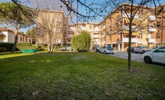 Graziella, Luxury Apartment 2 Bedrooms, Terrace and Private Parking Downtown Lucca