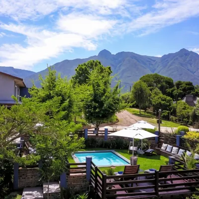 A Hilltop Country Retreat Hotels near Drostdy Museum