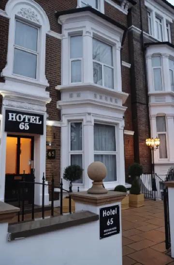 โรงแรม 65