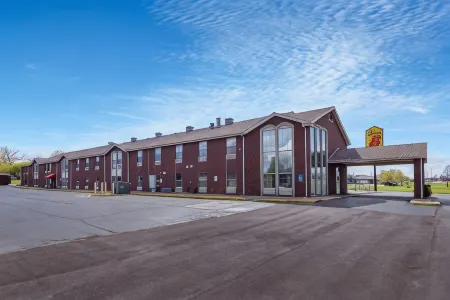 Super 8 by Wyndham Nixa/Springfield Area Отели в г. Никса