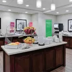 Hampton Inn & Suites Manchester