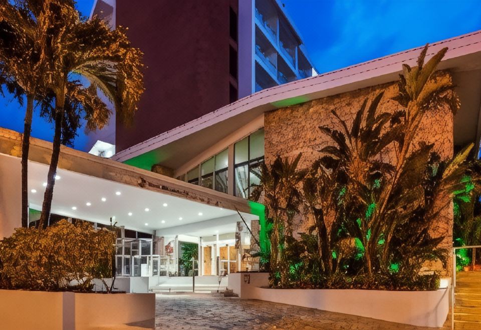 Best Western Atlantic Beach Resort Over view