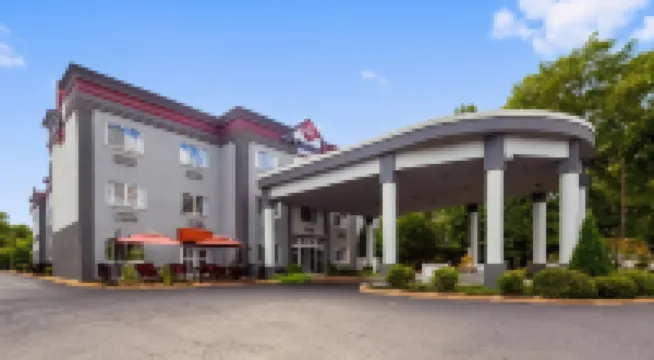 เบสท์เวสเทิร์นพลัส นิวพอร์ตนิวส์ อินน์แอนด์สวีทส์ โรงแรมในนิวพอร์ตนิวส์