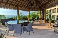 Coral Blue Hotels & Resorts のホテル