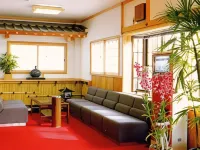 Tatsumi Ryokan Hotel dekat Stasiun Igaya